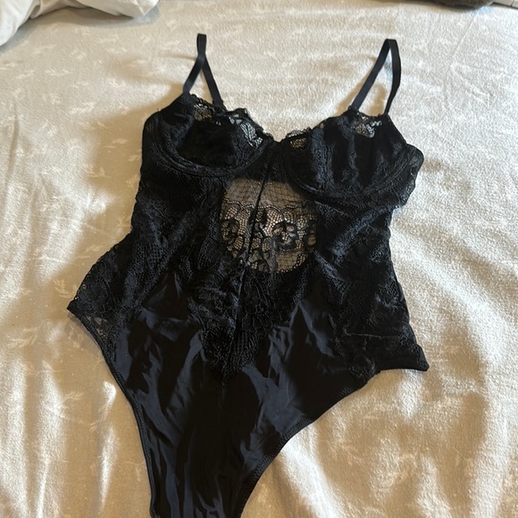 La vie en rose black lace teddy - Picture 3 of 9